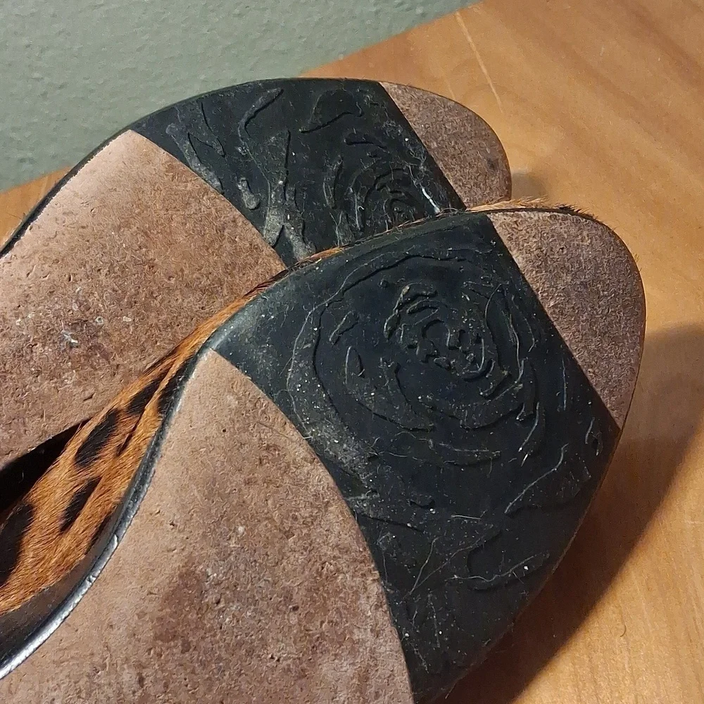 Taryn Rose Cowhair Cheetah Wedges Size 8